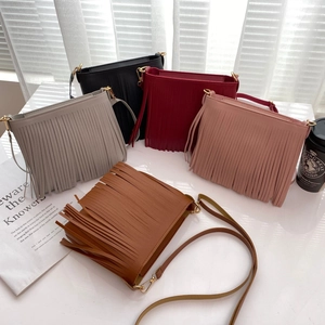 Borsa a Spalla Donna in Pelle PU con Nappine Borsa a Tracolla Bohemian Frange Porta Cellulare Accessori Oro Casual Party