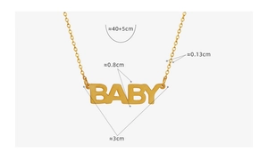 Dettaglio della collana BABY dorata con misure tecniche su sfondo bianco pulito