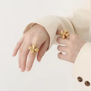 Retro French Style Ring 18K Gold Plated Stainless Steel 3D Clover Flower Design High Polish Fashion Jewelry For Women
