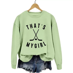 Sweatshirt vert clair avec imprimé That's My Girl et ensemble short en jean