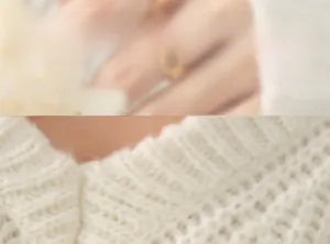 Détail du tricot ajouré blanc délicat et de la texture douce du motif tissé