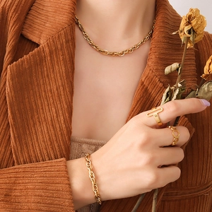 Bijoux À Grosse Chaîne En Acier Titane Plaqué Or 18K Collier Épais Et Bracelet Hip Hop Tendance Femmes