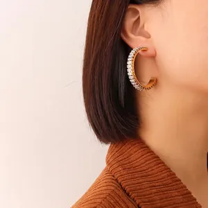 Boucles D'Oreilles Créoles En Forme De C En Acier Titane Plaqué Or Zircon Coupe Baguette Bijoux De Mode Pour Femmes