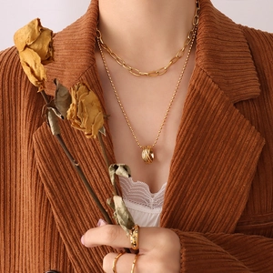 Collier Double Rang Plaqué Or 18K Acier Inoxydable Anneaux Entrelacés Chaîne Trombone Et Perles Détachable Bijoux Rétro