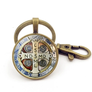 Vintage St Benedict Medal Keychain Religious Cross Catholic Gift Antique Bronze Zinc Alloy Glass Cabochon Key Ring For Men Women
