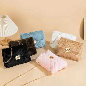 Women Quilted Plush Crossbody Bag Rhombus Pattern Metal Chain Shoulder Handbag Chic Winter Fashion Small Square Purse