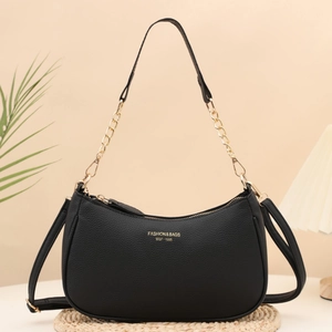 Pebbled PU Leather Hobo Bag Women Half-Moon Underarm Shoulder Bag With Gold Chain Strap And Zipper Closure Minimalist Urban Style