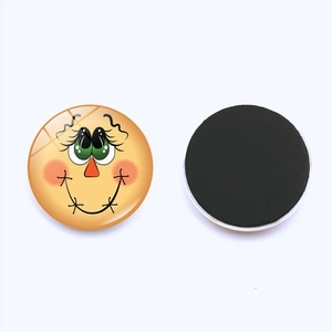 Front and back detail of 25mm snowman glass fridge magnet with magnetic backing