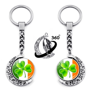 Porte-clés Lune Rotative Trèfle Drapeau Irlande Saint Patrick Trèfle de la Chance Alliage de Zinc Pendentif en Verre