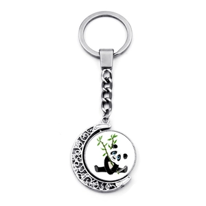 Porte-clés rotatif panda lune en alliage d'argent avec verre cristal et motif bambou
