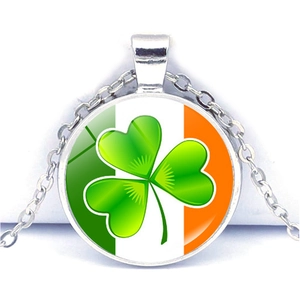Collier Pendentif Trèfle Alliage De Zinc Cabochon En Verre Motif Drapeau Irlandais Bijoux De Mode Pour Femmes