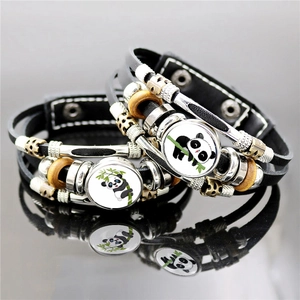 Mehrlagiges schwarzes Lederarmband mit Panda-Motiv, Glasperlen und Retro-Holzelementen