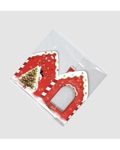 Detail der roten Weihnachtskarte in Hausform mit Schneemann, Baum und Merry Christmas Text
