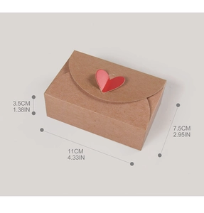 Detailed view of kraft paper gift box with red heart seal and 11x7.5x3.5cm dimensions