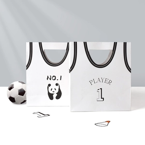 Sacchetti regalo creativi a forma di maglia con panda e stampe NO.1 e PLAYER 1 con manico