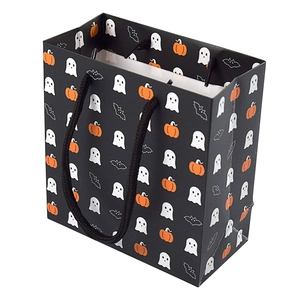Bolsa de regalo de Halloween con fantasmas blancos y calabazas naranjas en fondo negro