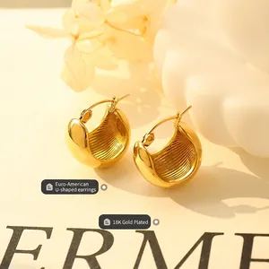 18K gold-plated U-shaped hoop earrings with vertical texture and polished finish