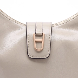 Sac sous le bras tendance en cuir PU beige avec boucle dorée et fermeture éclair