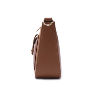 Borsa a spalla marrone in tessuto Oxford con tasche multiple e dettagli ad anello oro