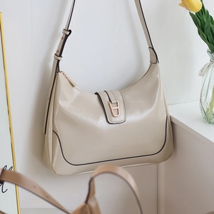 Sac hobo élégant en similicuir beige brillant avec boucle en H pour femmes chic