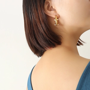French retro U-shaped hammered gold earrings with pearls and zircon in geometric style