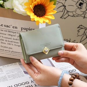 Porte-clés Multifonctionnel en Cuir PU pour Femmes Avec Boucle en Métal en Forme de Cœur Mini Mignon Porte-monnaie Étudiant