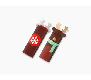 Détail des cartes d'emballage de bonbons de Noël avec rennes et flocons pour décoration
