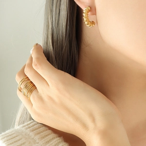 Titanium Steel C-Shaped Hoop Earrings 18K Gold Plated Spiral Texture Croissant Retro Minimalist Jewelry For Women