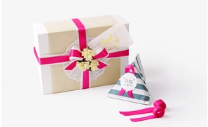 Detailed gift box set with high-density satin ribbon bows and elegant floral decor