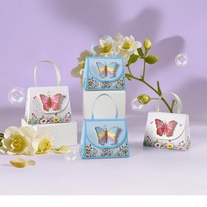Detailansicht der 3D Schmetterling Mini-Geschenkbox mit Blumenmuster und Band