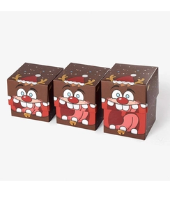 Lot de trois boîtes cadeaux de Noël carrées avec motif de renne mignon et chapeau rouge