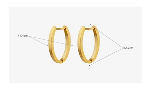 Détail montrant les dimensions des boucles d'oreilles en titane doré en forme de U