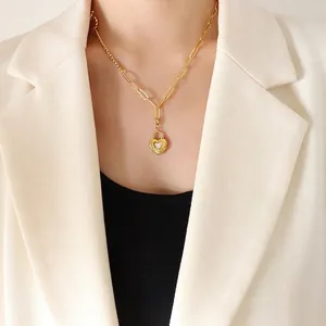 Collier cœur avec boucle OT dorée et chaîne asymétrique avec cristal pour femme