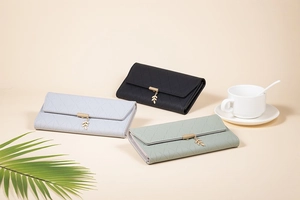 Detailed comparison of long PU leather wallets with leaf pendants in multiple colors