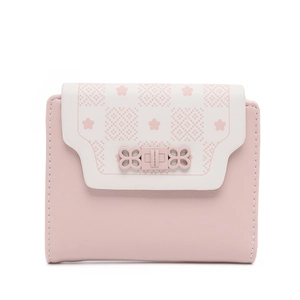 Detail of floral print flap and metal flower buckle on pink PU leather short wallet