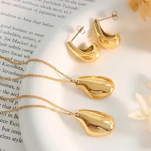 Parure de bijoux dorée 18K avec collier pendentif goutte et boucles d'oreilles