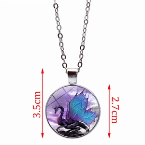 Collier avec pendentif dragon en verre de 2,7 cm de large et 3,5 cm de hauteur totale