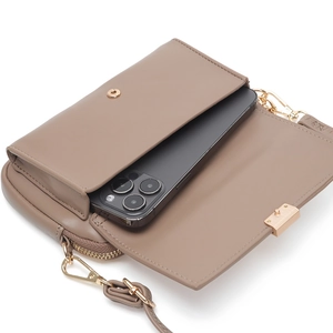 Minimalistische quadratische Umhängetasche in Taupe mit Handyfach und Goldbeschlägen