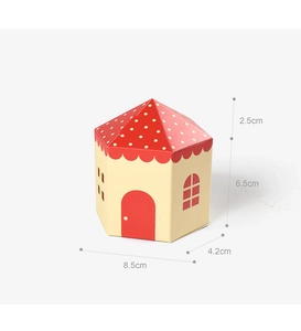 Dimensioni dettagliate della scatola di caramelle a forma di casa con tetto rosso