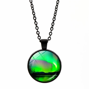 Collier mystique aurore boréale avec pendentif rond et chaîne en métal noir pour femme