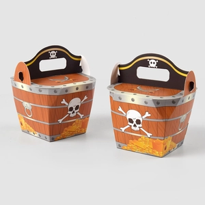 Piraten-Geschenkbox mit Holzmuster und Totenkopf für Partygeschenke