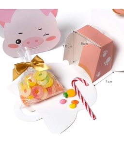 Assembled pink pig gift box with 10x8x7cm dimensions and candy packaging details