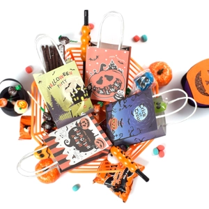 Halloween Candy Paper Gift Bags With Handles Mini White Kraft Pumpkin Ghost Castle Treat Bags For Party Favors Decoration