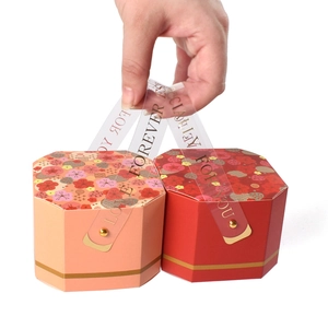 Elegante scatola regalo per matrimoni cinesi con motivo floreale e manico dorato