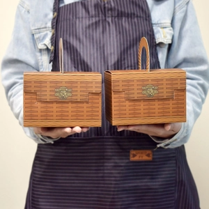 Handheld vintage woven-style gift boxes with sturdy handles for favors and candies