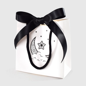 Minimalist White Cardstock Gift Paper Bag With Black Satin Bow Star Moon Print For Party Favor Wedding Souvenir