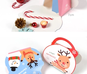 Detailansicht der Weihnachts-Geschenkbox mit Rentier-Motiv und 7cm Breitenangabe