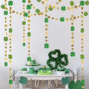 Striscione Lucky con trifogli verdi glitterati e cerchi dorati per San Patrizio festa
