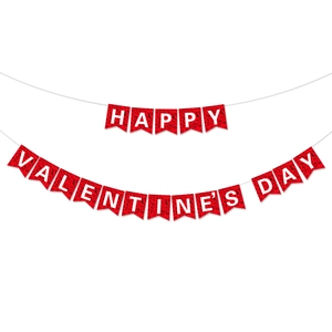 Detail eines roten Valentinstag-Banners mit Rosenmuster und Happy Valentine's Day Text