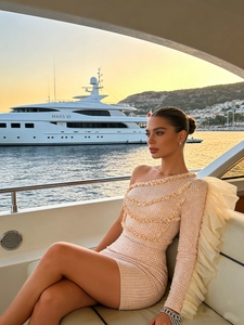 Elegant beige one-shoulder ruffle cocktail dress with sparkling rhinestones for parties